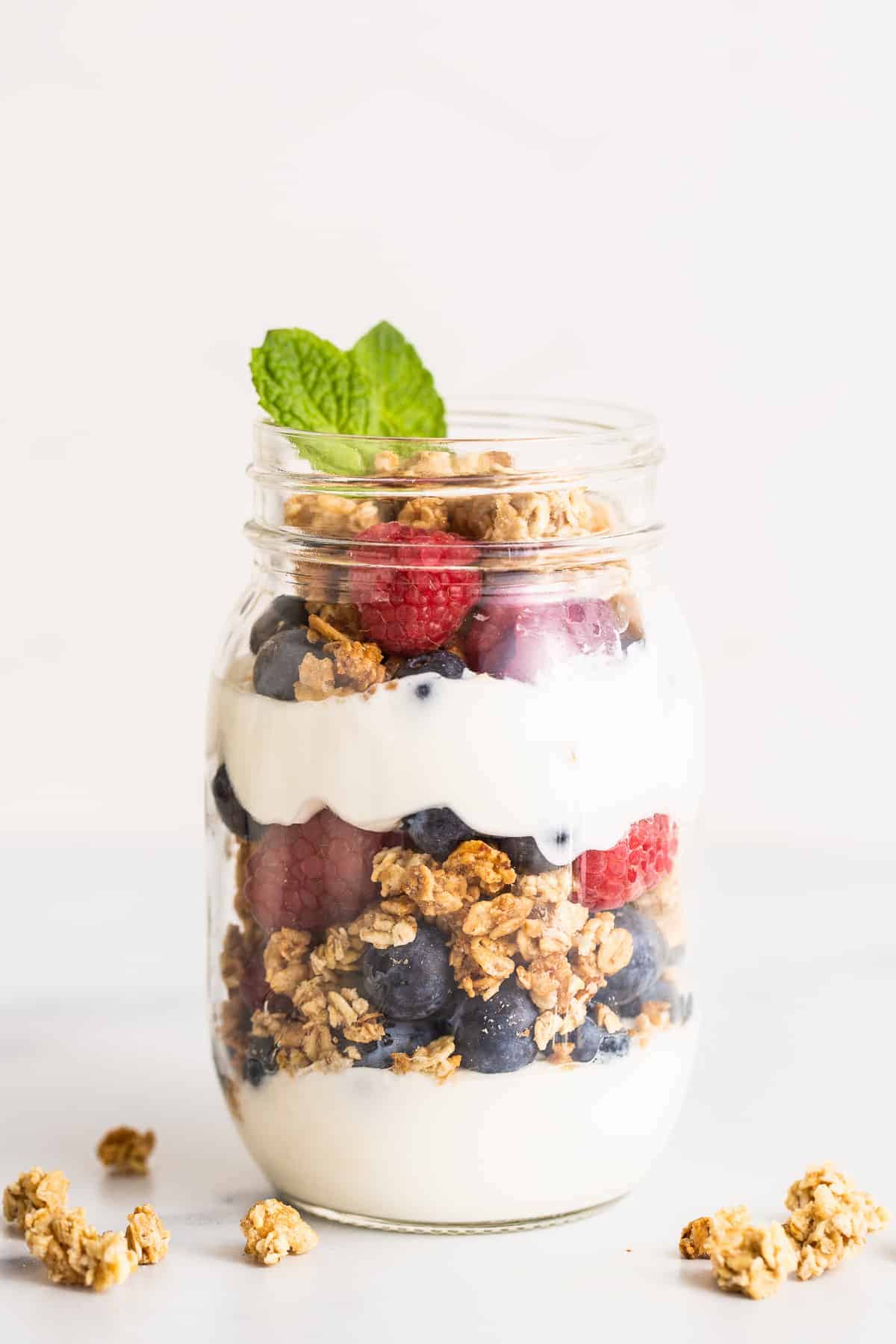 yogurt parfait in a mason jar