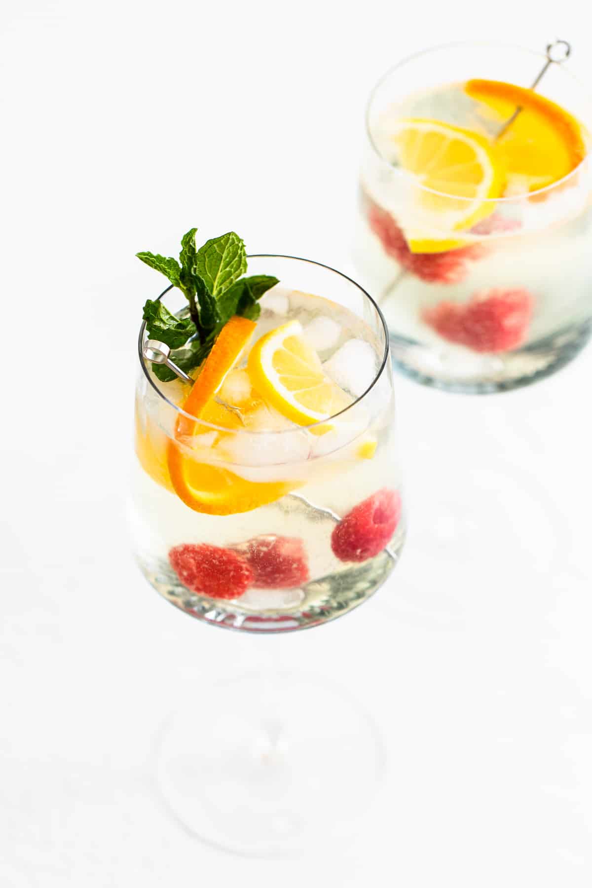 Summer Botanical Cocktails: White Wine Spritzer