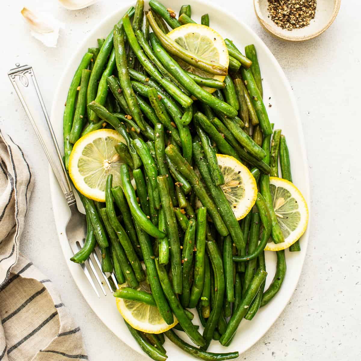 Cast Iron Skillet Green Beans {super easy recipe}