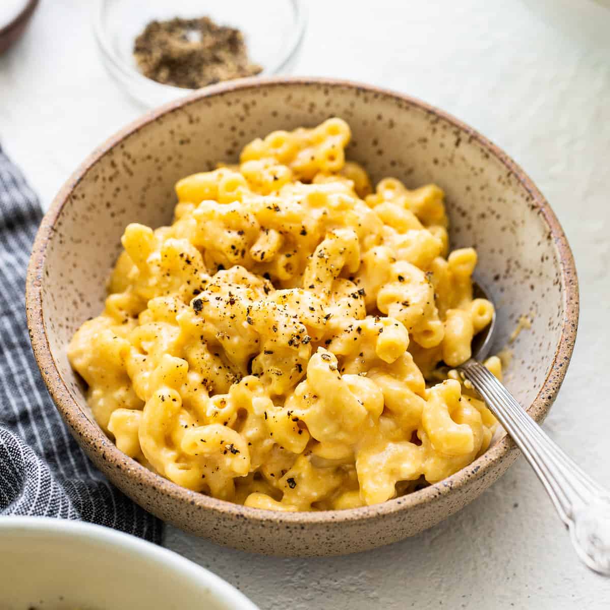 Protein Mac and Cheese (Instant Pot!) - Fit Foodie Finds
