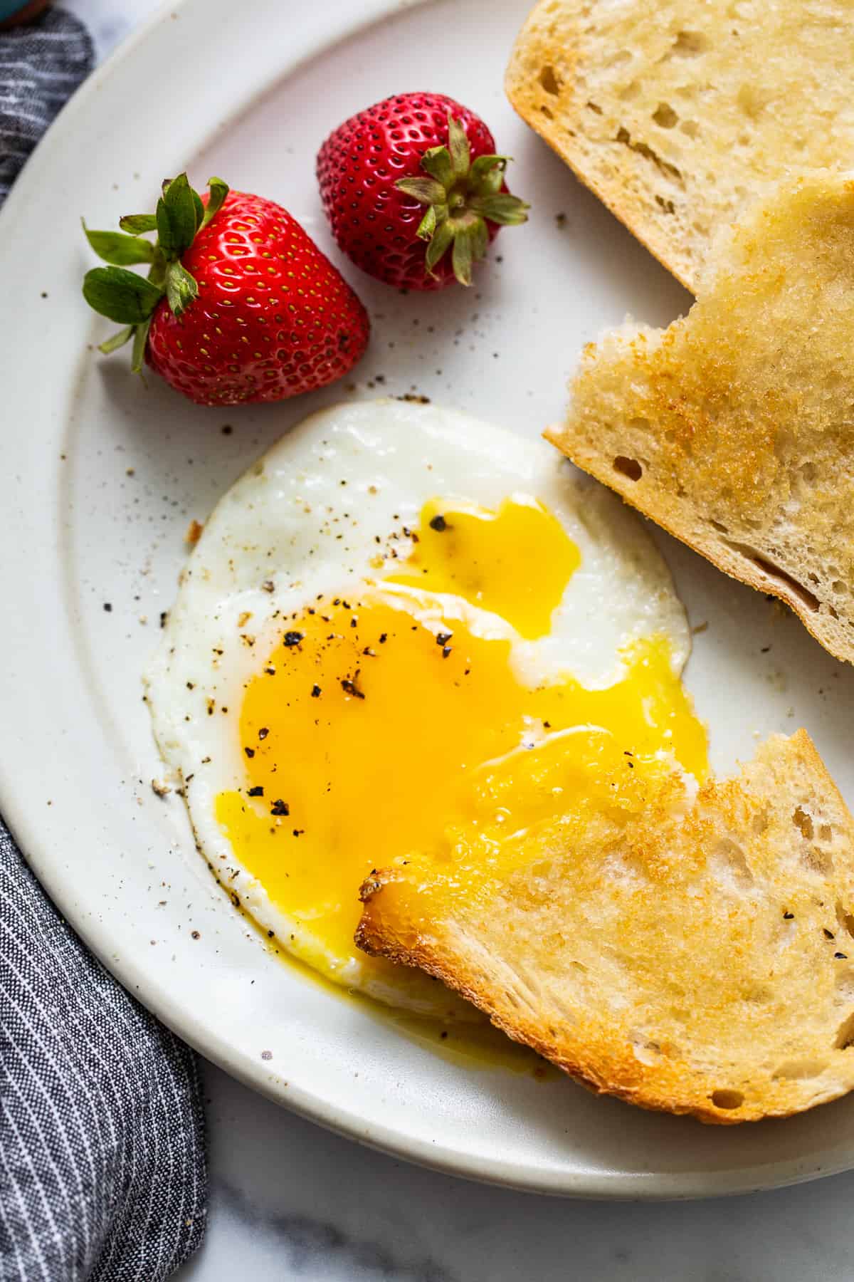 The Perfect Sunny Side Up Eggs - Fit Foodie Finds