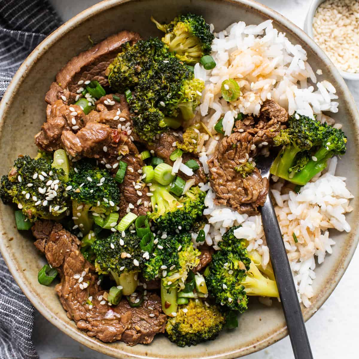 https://fitfoodiefinds.com/wp-content/uploads/2023/02/Instant-Pot-Beef-and-Broccoli-04-3.jpg