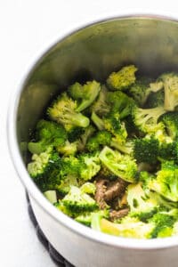 cooked broccoli in instant pot.