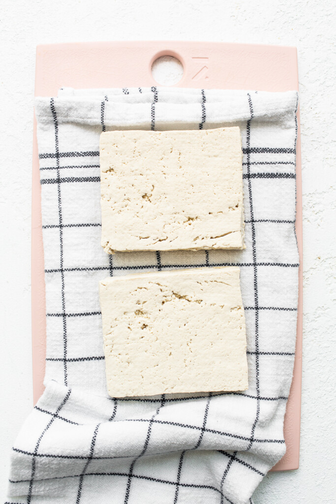 sliced ​​tofu on cutting board.