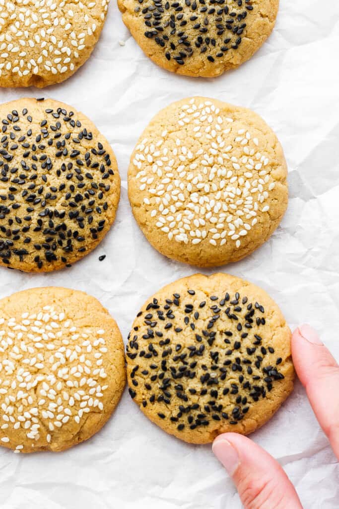 sesame cookies with sesame seeds on top.