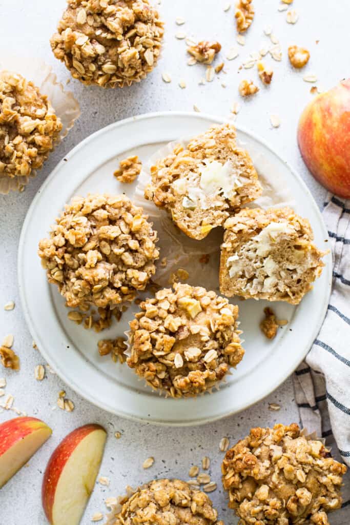 oatmeal apple ،ins on a plate with apples.