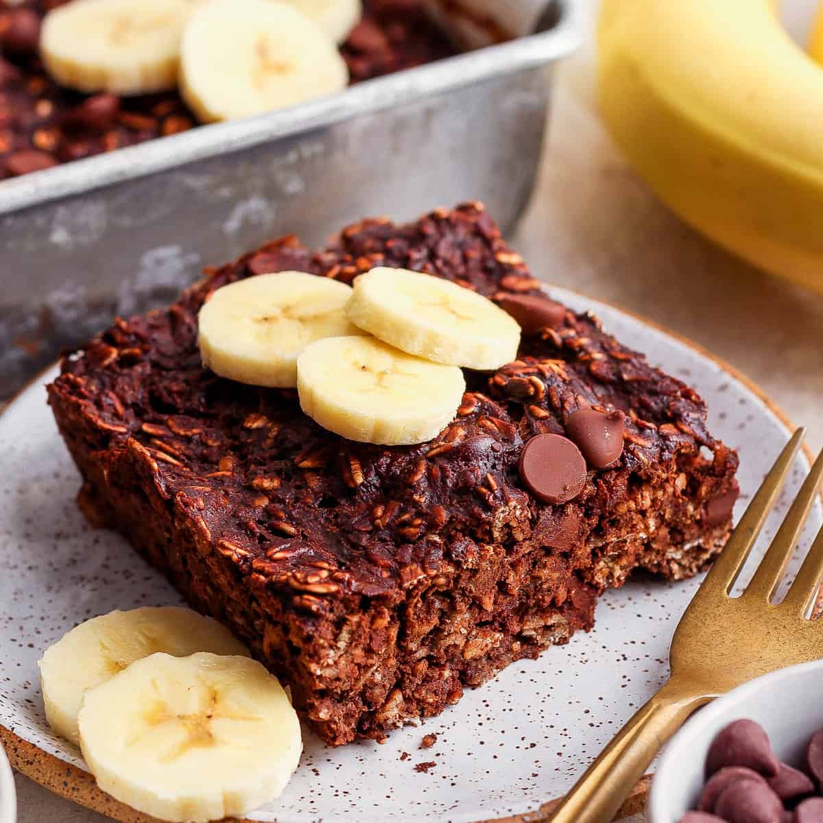 Chocolate Banana Baked Oatmeal – Fit Foodie Finds